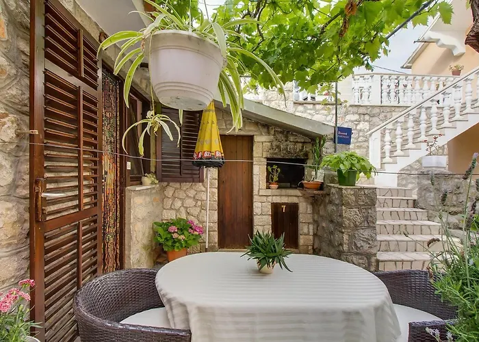 Apartment With A Parking Space Mali Losinj, Losinj - 19646 Mali Lošinj